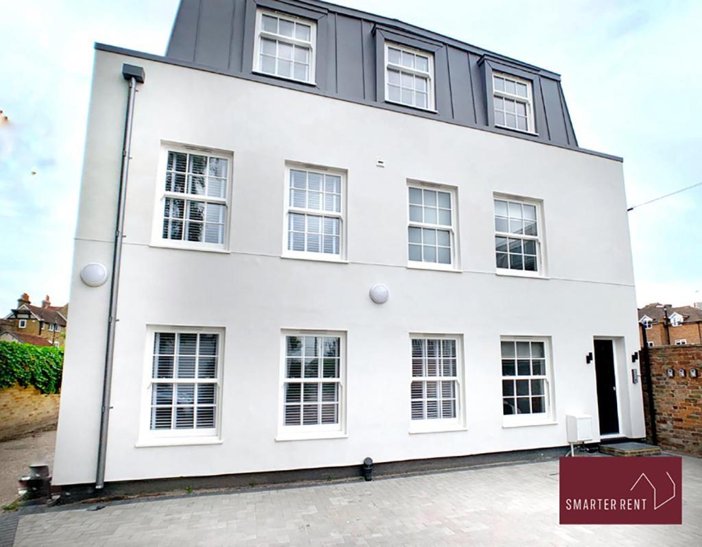 Eton, Windsor - 1 Bedroom First Floor Apartment - Parking Buitenkant foto