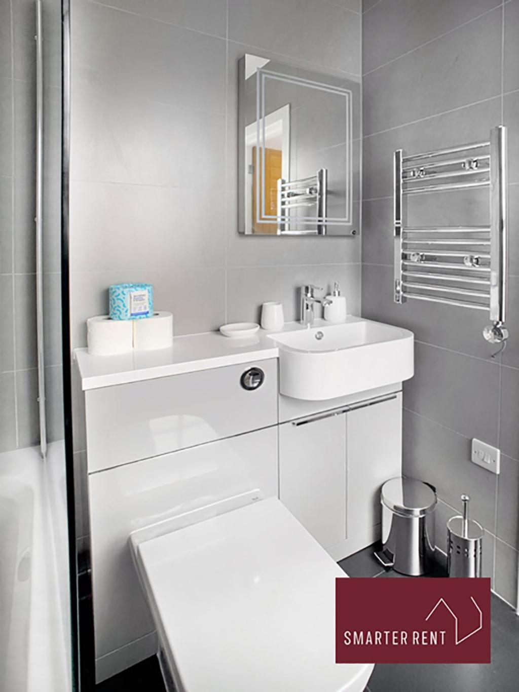 Eton, Windsor - 1 Bedroom First Floor Apartment - Parking Buitenkant foto